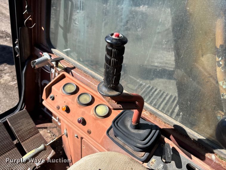 image for item EM5020 1984 Case 1080 excavator