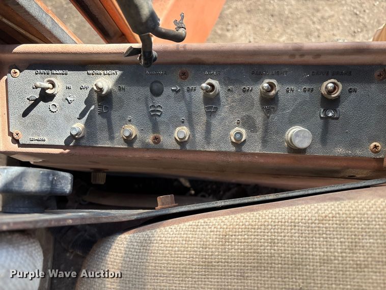 image for item EM5020 1984 Case 1080 excavator