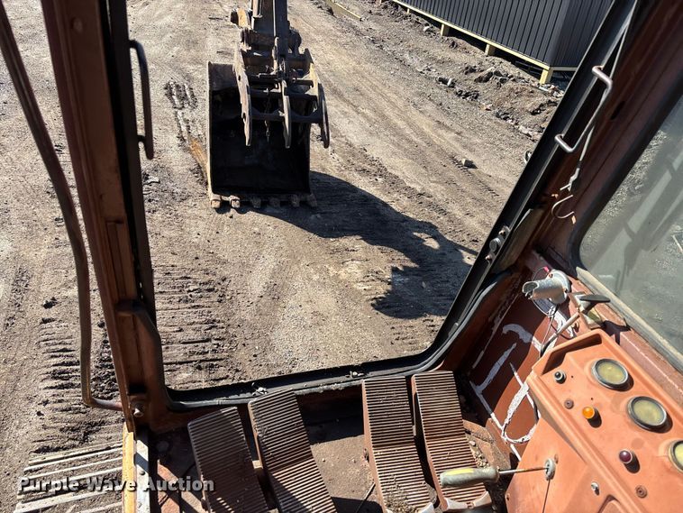 image for item EM5020 1984 Case 1080 excavator