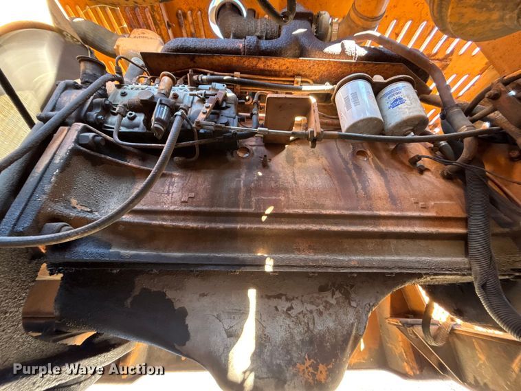 image for item EM5020 1984 Case 1080 excavator