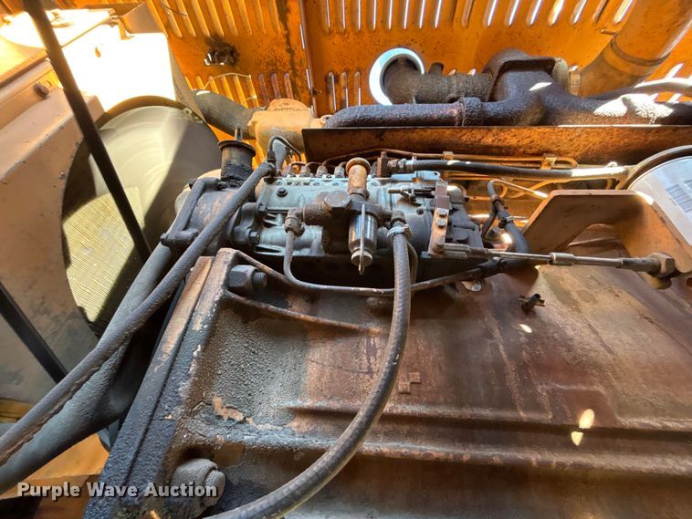 image for item EM5020 1984 Case 1080 excavator