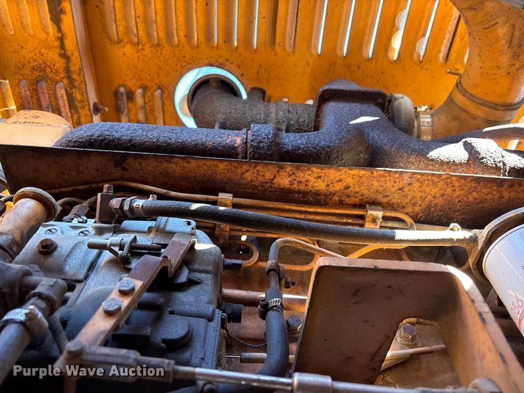 image for item EM5020 1984 Case 1080 excavator