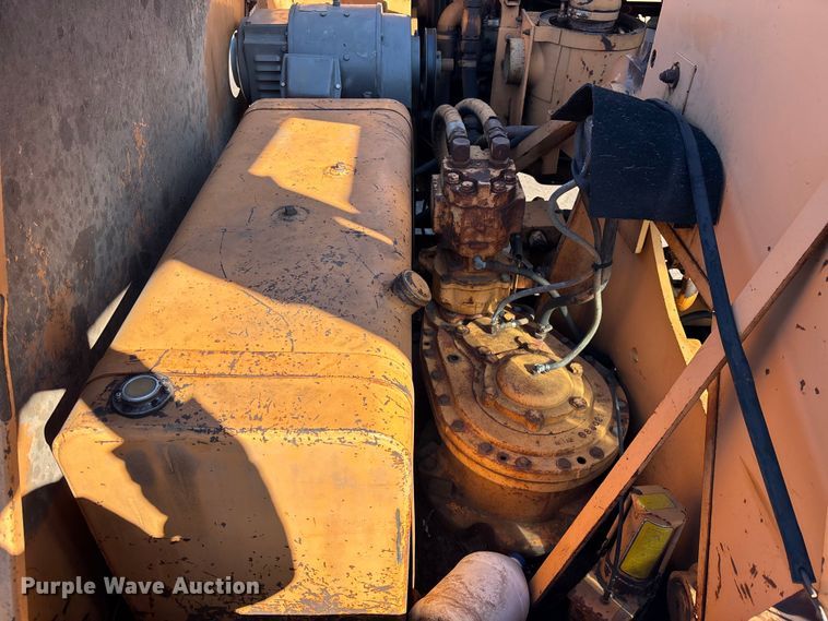 image for item EM5020 1984 Case 1080 excavator