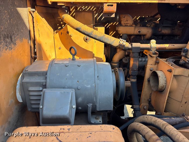 image for item EM5020 1984 Case 1080 excavator