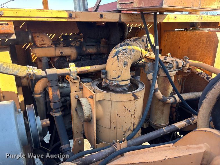 image for item EM5020 1984 Case 1080 excavator