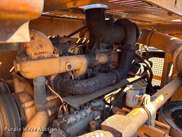 image for item EM5020 1984 Case 1080 excavator