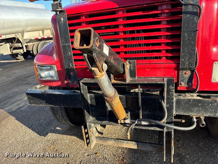 image for item EM5022 1998 International 4900 dump truck