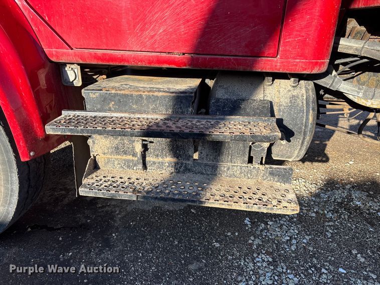 image for item EM5022 1998 International 4900 dump truck