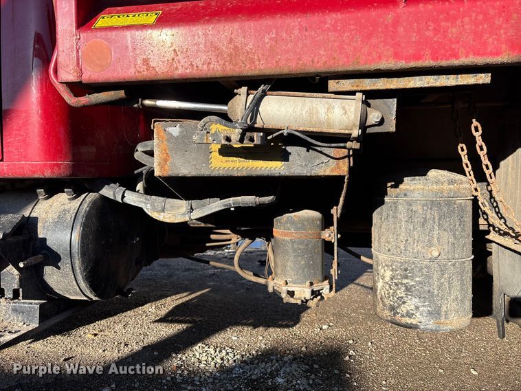 image for item EM5022 1998 International 4900 dump truck