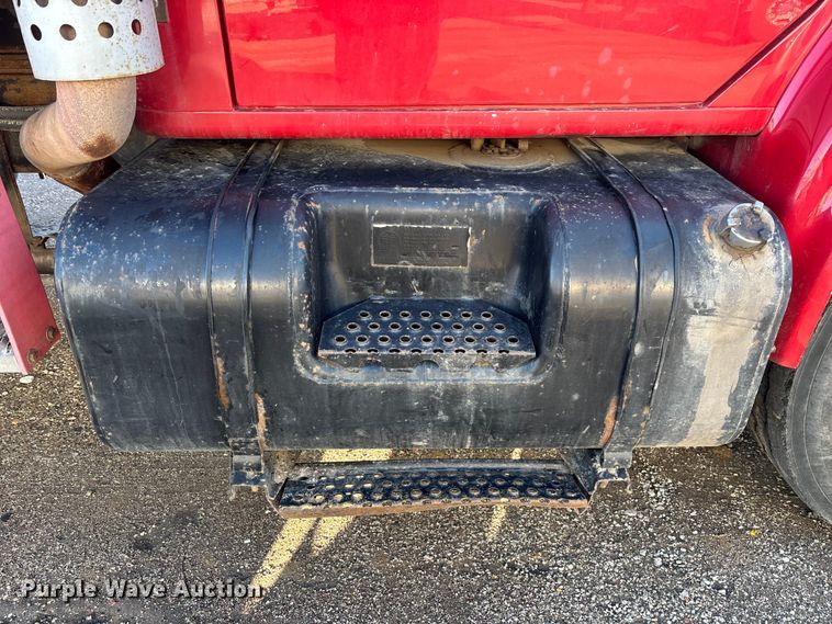 image for item EM5022 1998 International 4900 dump truck