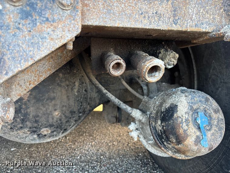 image for item EM5022 1998 International 4900 dump truck