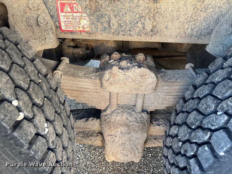 image for item EM5022 1998 International 4900 dump truck