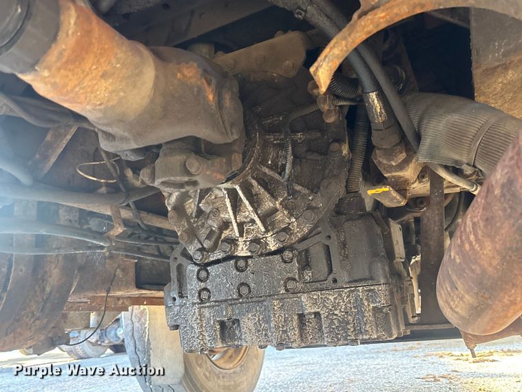 image for item EM5022 1998 International 4900 dump truck