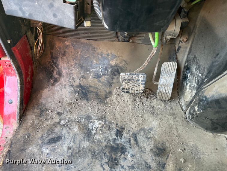 image for item EM5022 1998 International 4900 dump truck