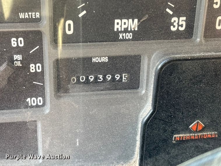 image for item EM5022 1998 International 4900 dump truck