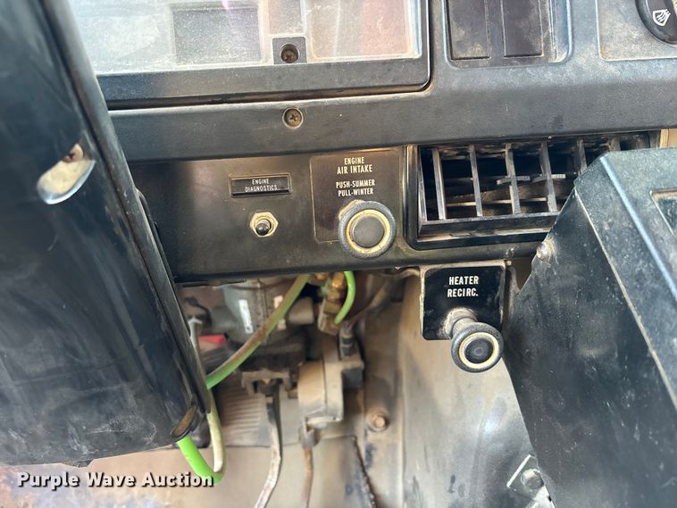 image for item EM5022 1998 International 4900 dump truck