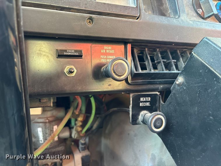 image for item EM5022 1998 International 4900 dump truck