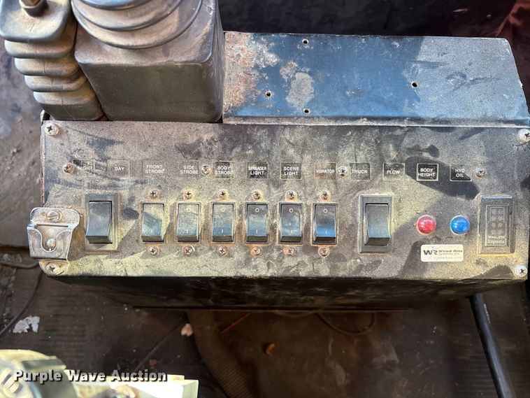 image for item EM5022 1998 International 4900 dump truck