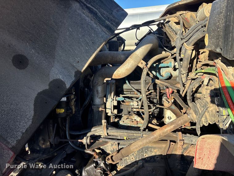 image for item EM5022 1998 International 4900 dump truck