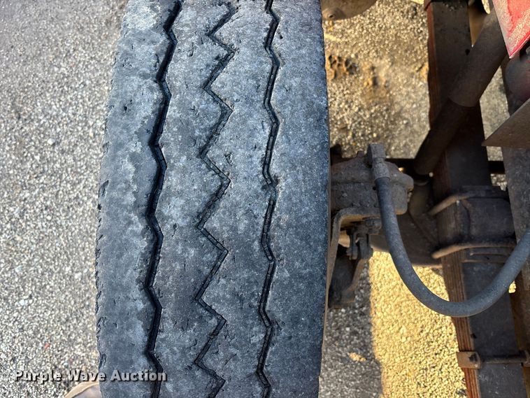 image for item EM5022 1998 International 4900 dump truck