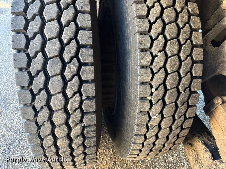 image for item EM5022 1998 International 4900 dump truck