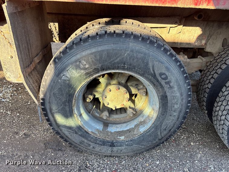 image for item EM5022 1998 International 4900 dump truck