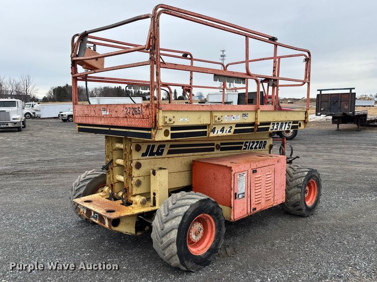 image for item EM5028 1999 JLG 33RTS scissor lift