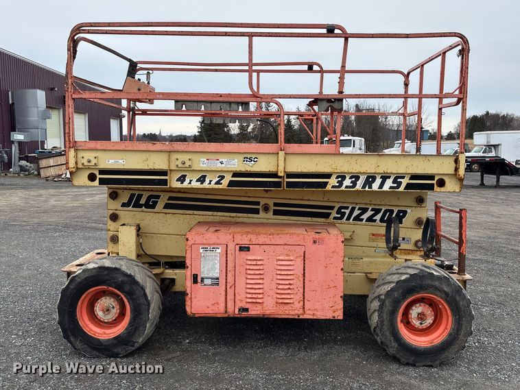 image for item EM5028 1999 JLG 33RTS scissor lift