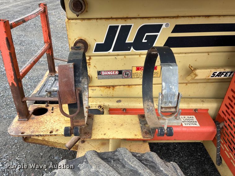 image for item EM5028 1999 JLG 33RTS scissor lift