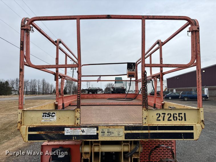 image for item EM5028 1999 JLG 33RTS scissor lift