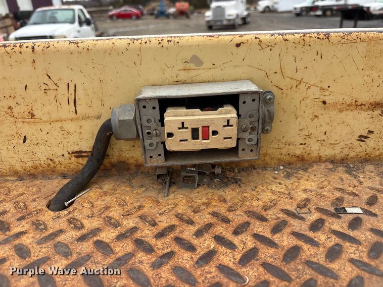 image for item EM5028 1999 JLG 33RTS scissor lift