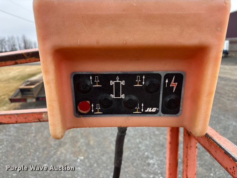 image for item EM5028 1999 JLG 33RTS scissor lift