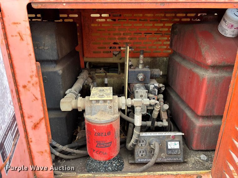 image for item EM5028 1999 JLG 33RTS scissor lift