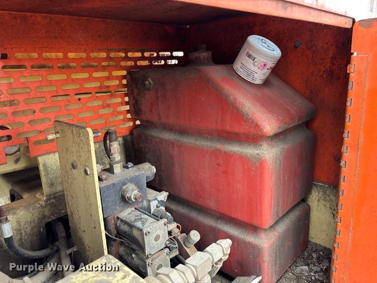 image for item EM5028 1999 JLG 33RTS scissor lift