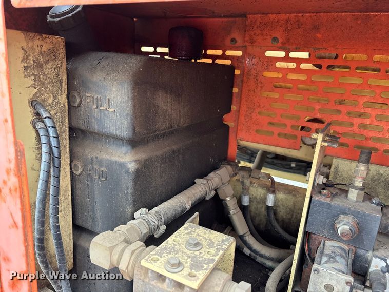 image for item EM5028 1999 JLG 33RTS scissor lift