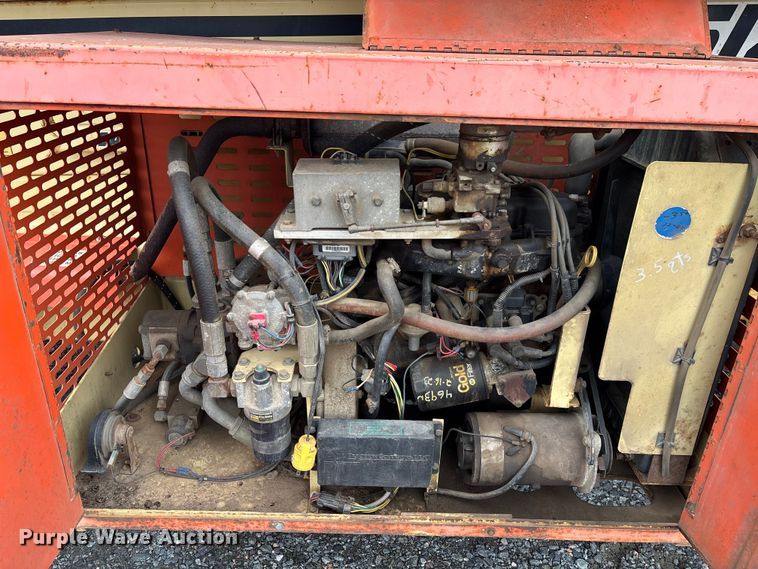 image for item EM5028 1999 JLG 33RTS scissor lift