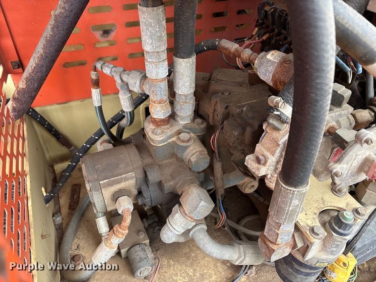 image for item EM5028 1999 JLG 33RTS scissor lift