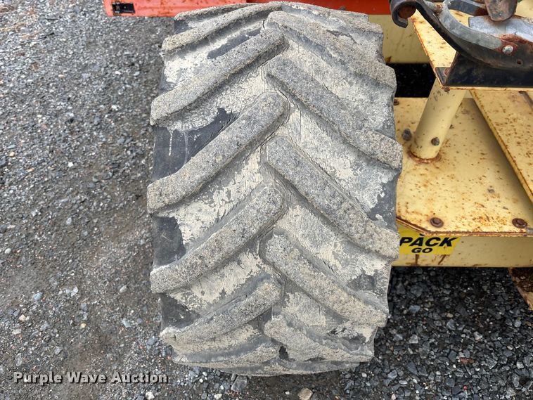 image for item EM5028 1999 JLG 33RTS scissor lift