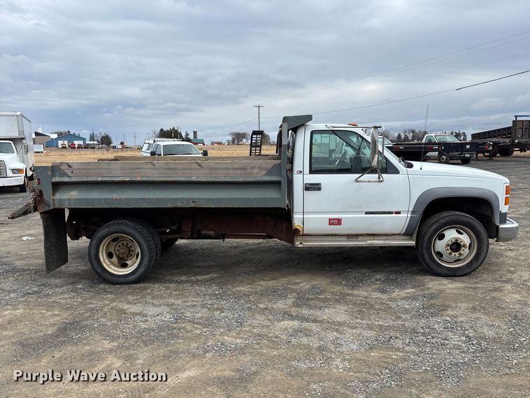 image for item EM5029 2000 GMC Sierra C3500 dump bed pickup truck