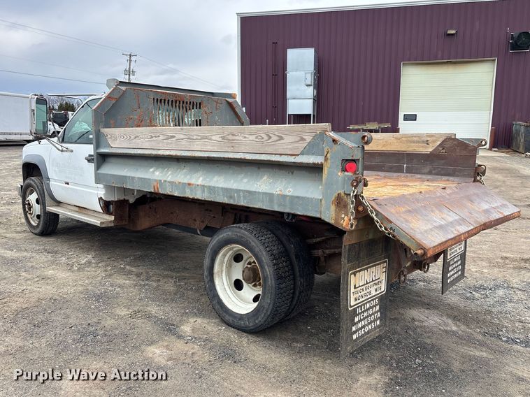 image for item EM5029 2000 GMC Sierra C3500 dump bed pickup truck