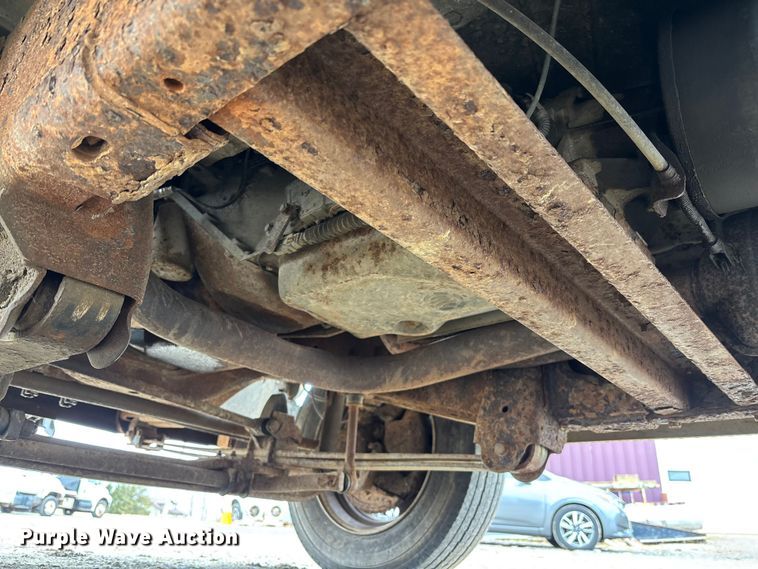 image for item EM5029 2000 GMC Sierra C3500 dump bed pickup truck