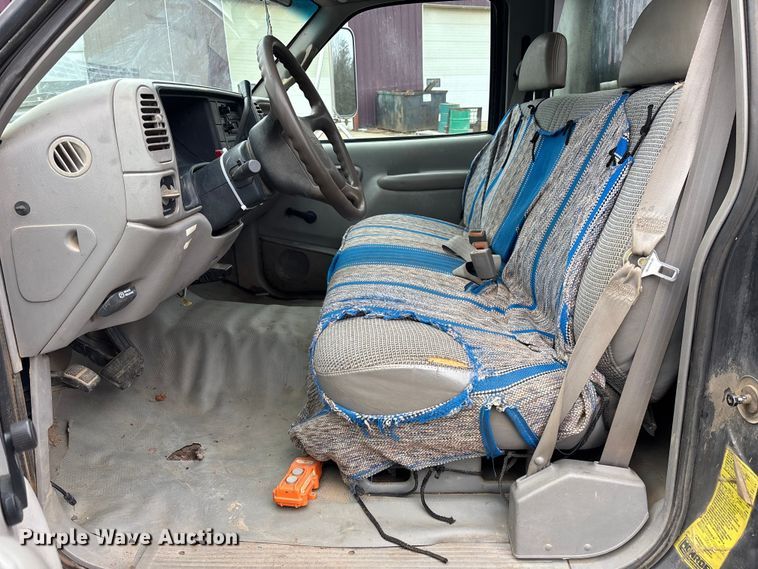 image for item EM5029 2000 GMC Sierra C3500 dump bed pickup truck