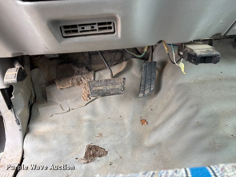image for item EM5029 2000 GMC Sierra C3500 dump bed pickup truck
