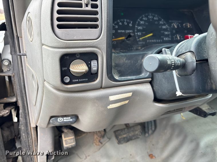 image for item EM5029 2000 GMC Sierra C3500 dump bed pickup truck