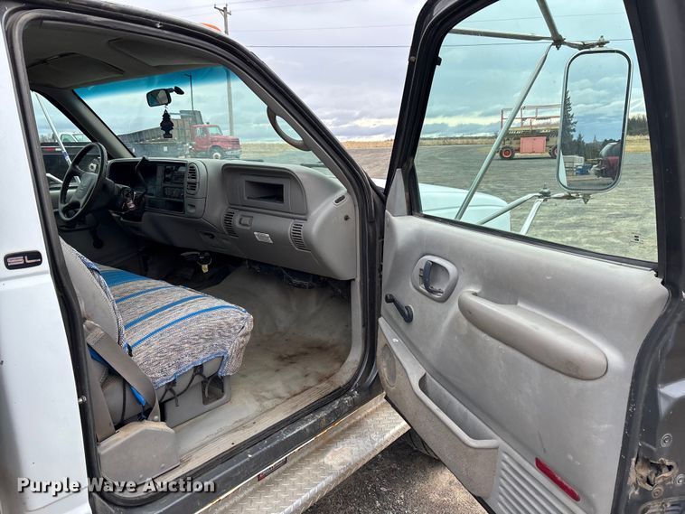 image for item EM5029 2000 GMC Sierra C3500 dump bed pickup truck