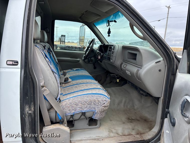 image for item EM5029 2000 GMC Sierra C3500 dump bed pickup truck