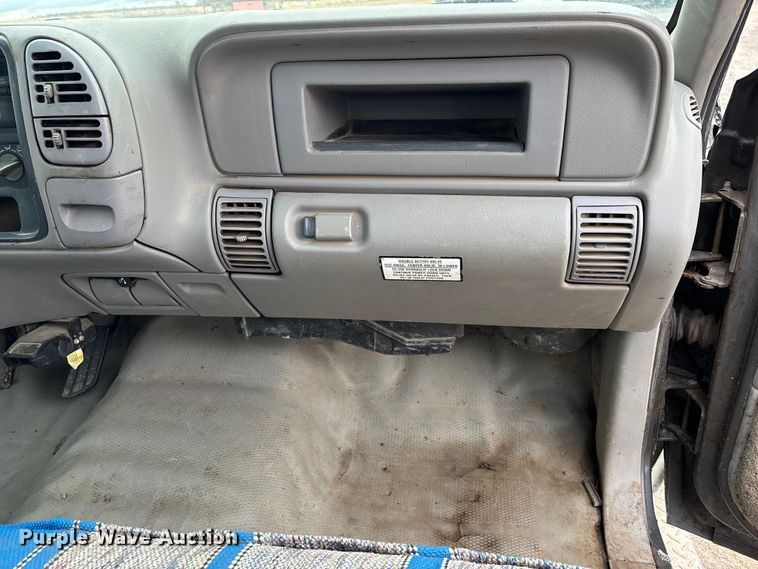 image for item EM5029 2000 GMC Sierra C3500 dump bed pickup truck