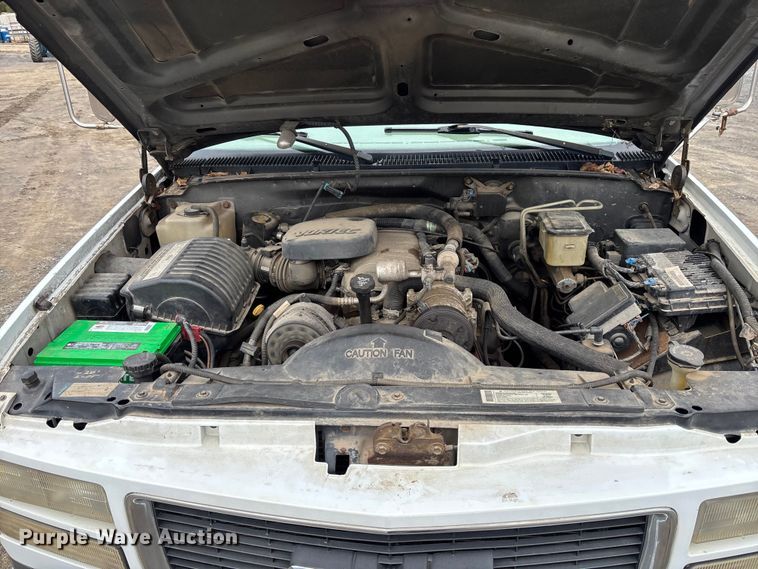image for item EM5029 2000 GMC Sierra C3500 dump bed pickup truck