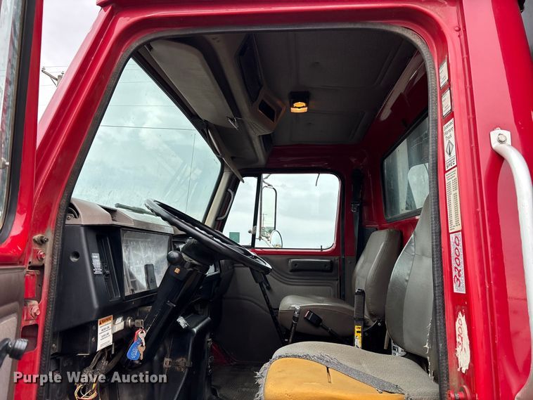 image for item EM5038 2000 International 4700 dump truck