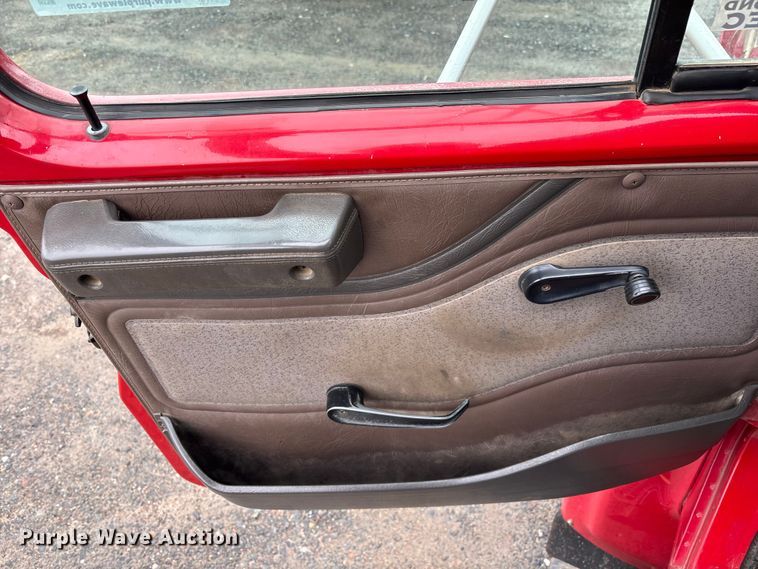 image for item EM5038 2000 International 4700 dump truck